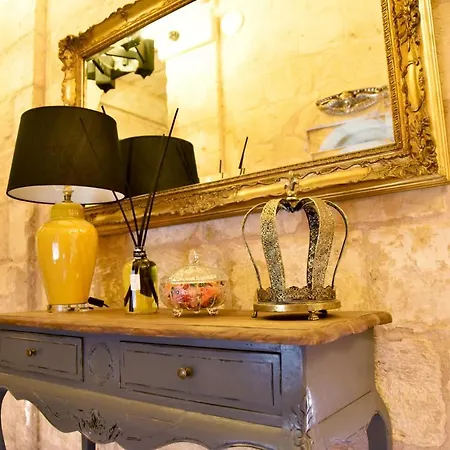 The Ξενοδοχείο *